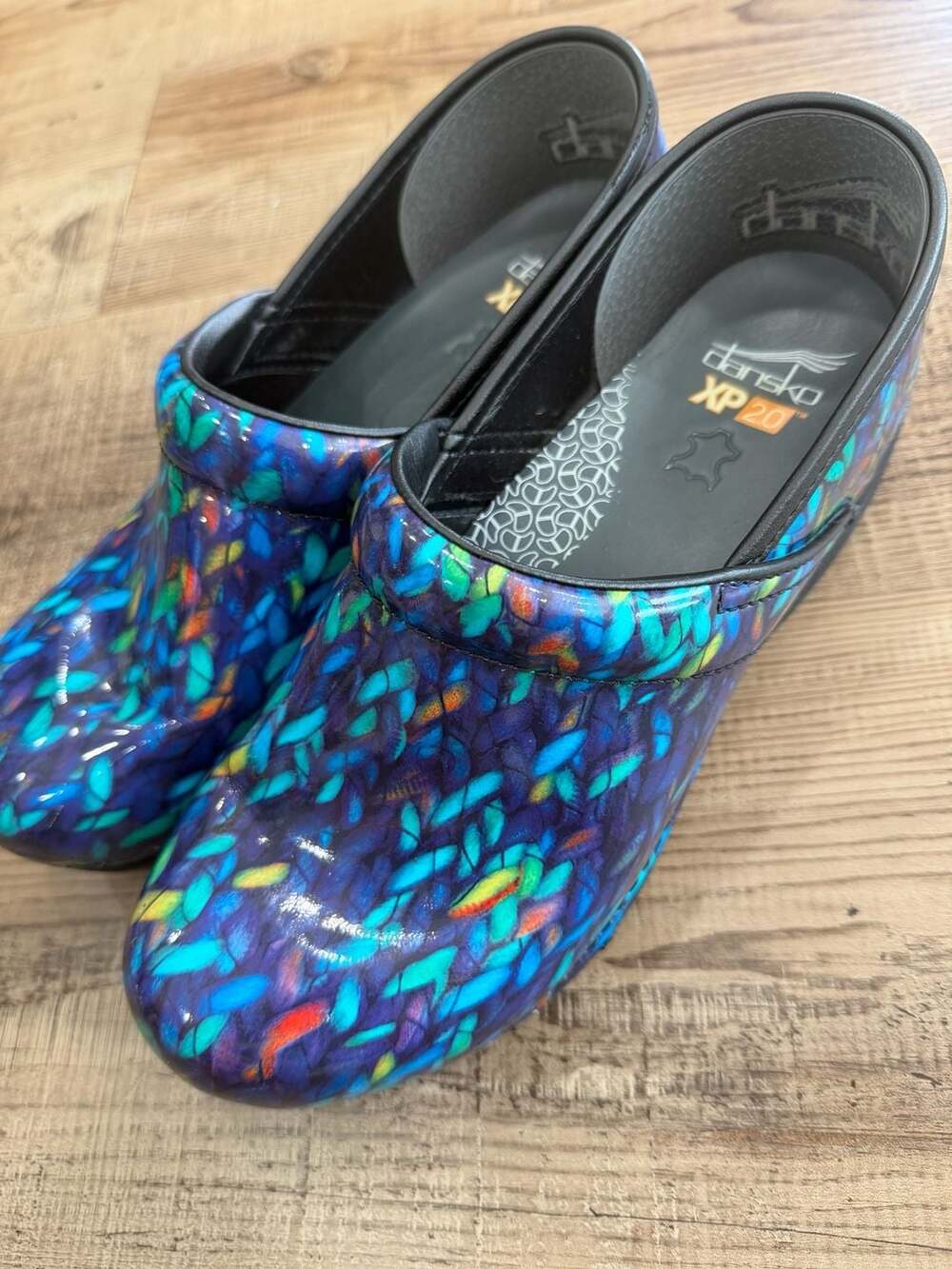 Dansko XP 2.0 Women's Blue Knit Patent Professional Clogs Size 41